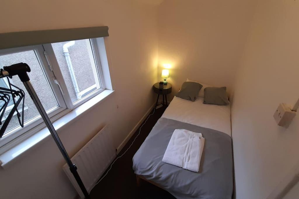 Spacious 4 Bedroom, Free Netflix, Central Location Cardiff Dış mekan fotoğraf