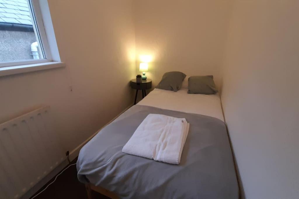 Spacious 4 Bedroom, Free Netflix, Central Location Cardiff Dış mekan fotoğraf