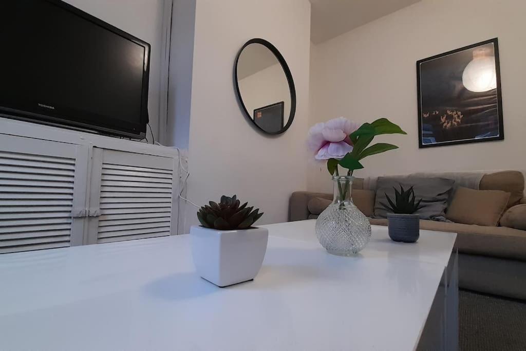 Spacious 4 Bedroom, Free Netflix, Central Location Cardiff Dış mekan fotoğraf