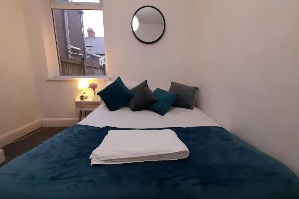 Spacious 4 Bedroom, Free Netflix, Central Location Cardiff Dış mekan fotoğraf