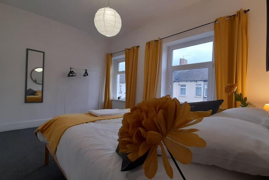 Spacious 4 Bedroom, Free Netflix, Central Location Cardiff Dış mekan fotoğraf