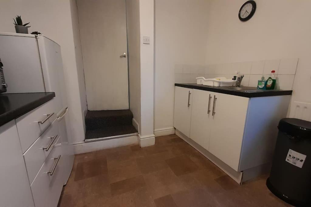 Spacious 4 Bedroom, Free Netflix, Central Location Cardiff Dış mekan fotoğraf