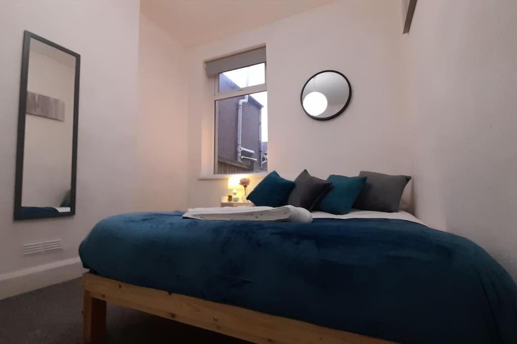 Spacious 4 Bedroom, Free Netflix, Central Location Cardiff Dış mekan fotoğraf