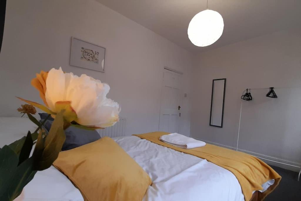 Spacious 4 Bedroom, Free Netflix, Central Location Cardiff Dış mekan fotoğraf