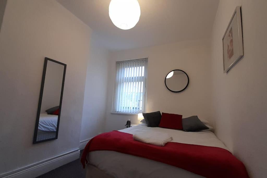Spacious 4 Bedroom, Free Netflix, Central Location Cardiff Dış mekan fotoğraf