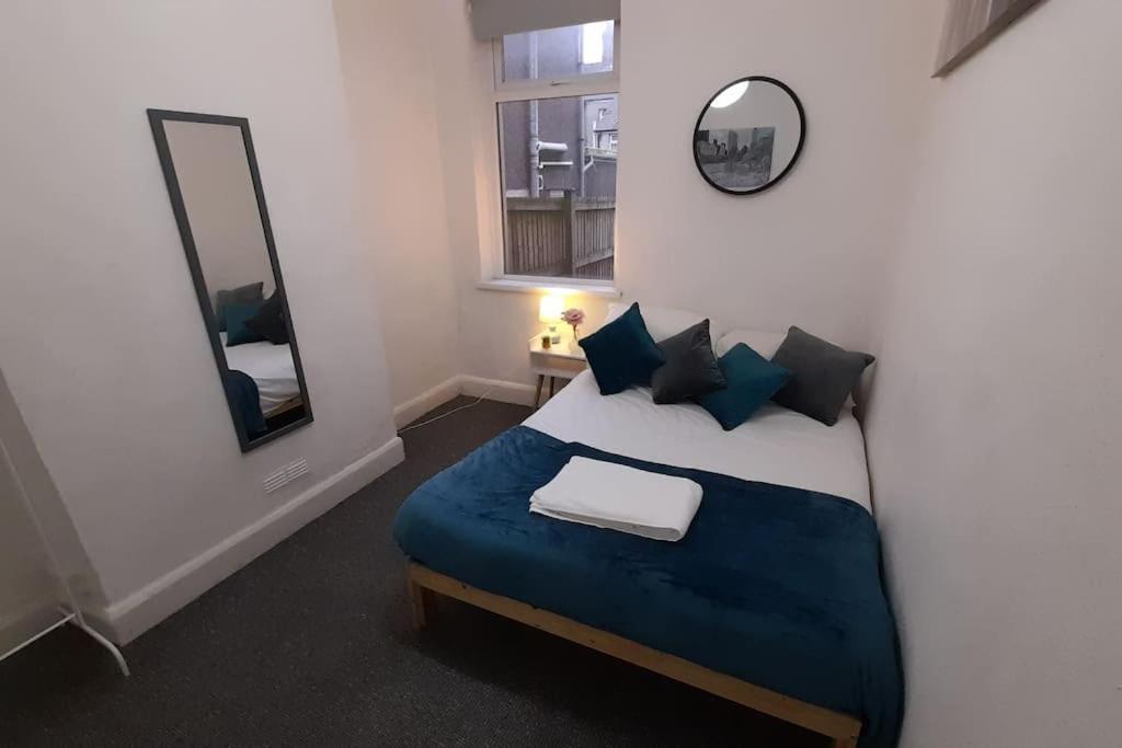 Spacious 4 Bedroom, Free Netflix, Central Location Cardiff Dış mekan fotoğraf
