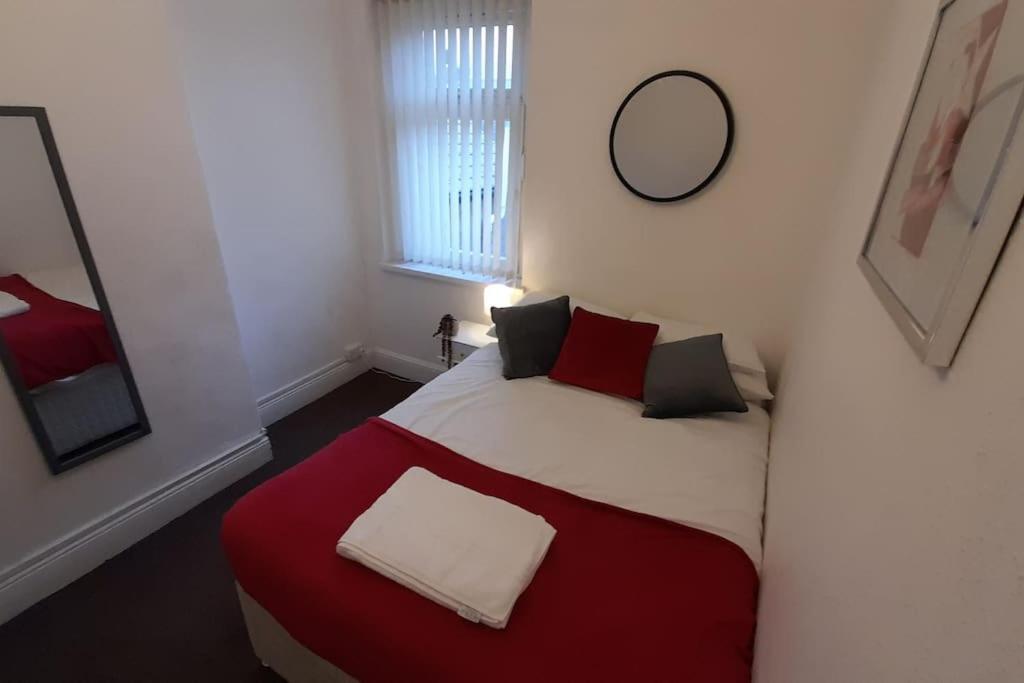 Spacious 4 Bedroom, Free Netflix, Central Location Cardiff Dış mekan fotoğraf