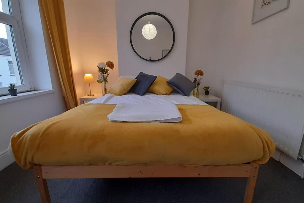 Spacious 4 Bedroom, Free Netflix, Central Location Cardiff Dış mekan fotoğraf